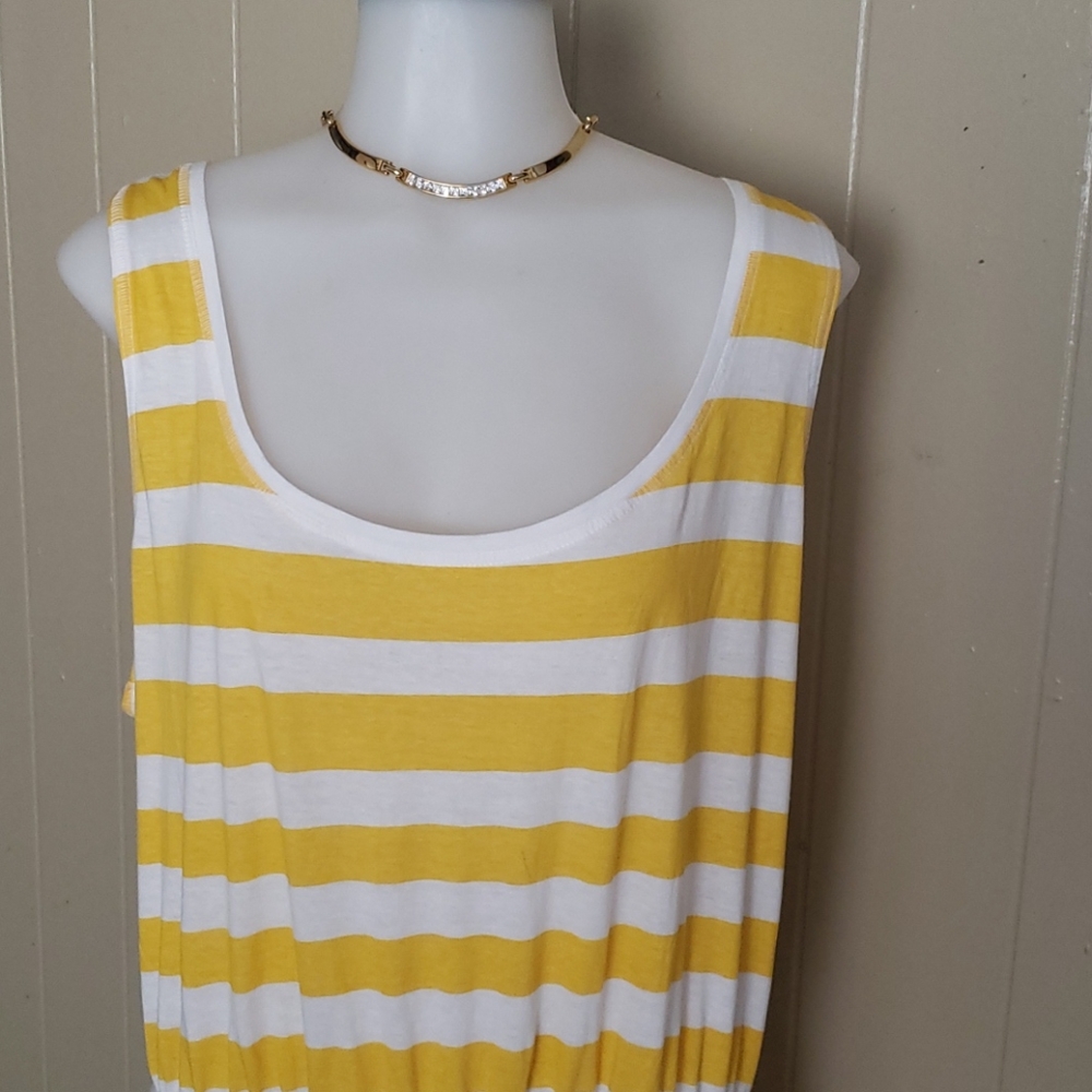 Women XL yellow and white dress/ coverup